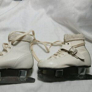 Vintage american children figure iceskates 6 inches